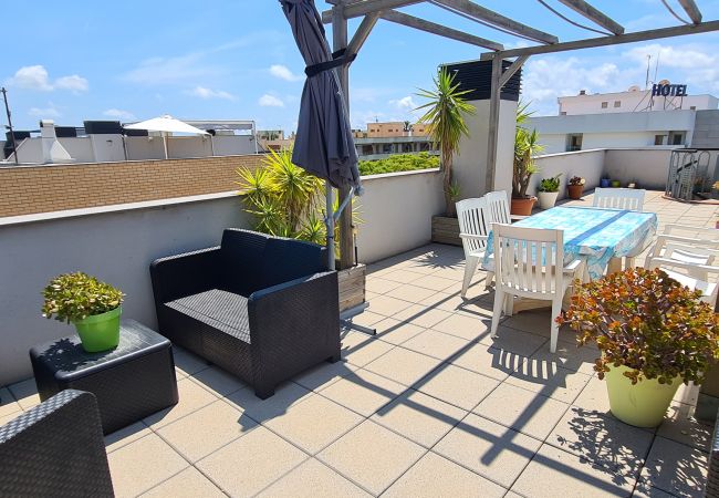  à Cambrils - 7432-CHEZ CÉLINE. Ático, Piscina, Parking y 50m p